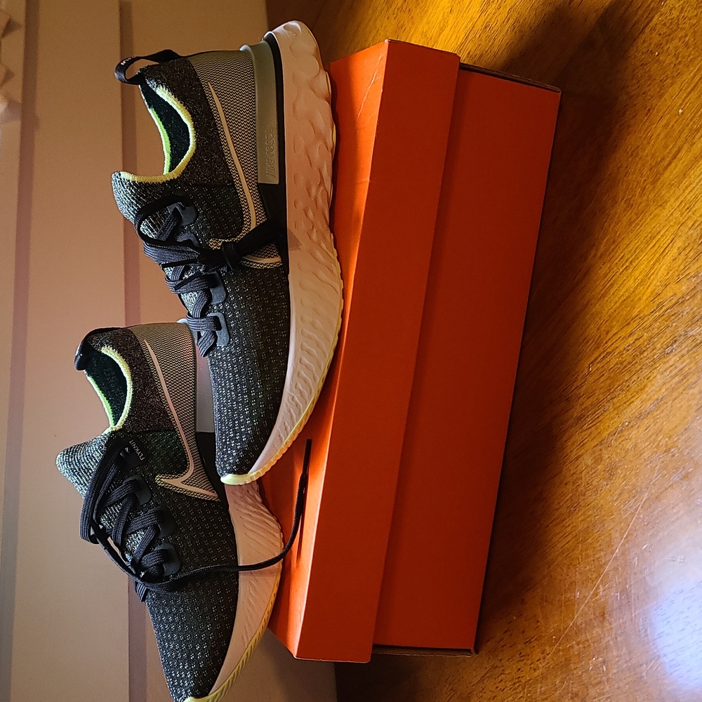 Women's React Infinity Run Flyknit 'Black Glacier Ice'